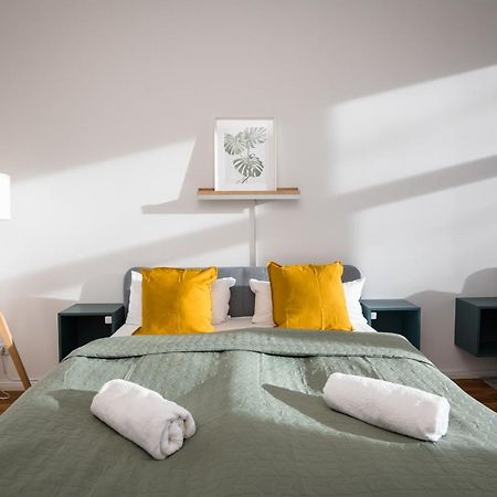 Sonnig & Helle Wohnung Alexanderplatz In 15Min Zu Erreichen, Herthastrasse Sehr Schoen Und Gross Fuer Gruppen Geeignet Berlin Dış mekan fotoğraf