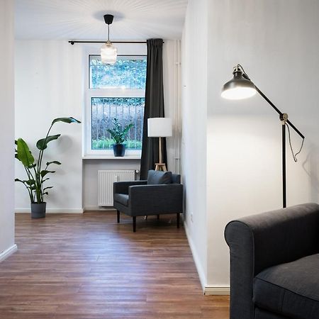 Sonnig & Helle Wohnung Alexanderplatz In 15Min Zu Erreichen, Herthastrasse Sehr Schoen Und Gross Fuer Gruppen Geeignet Berlin Dış mekan fotoğraf