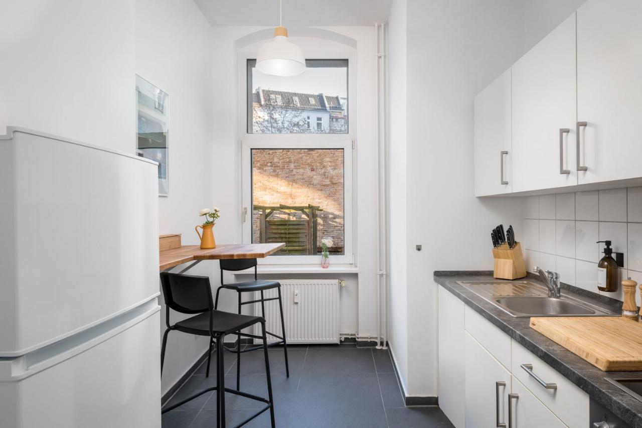 Sonnig & Helle Wohnung Alexanderplatz In 15Min Zu Erreichen, Herthastrasse Sehr Schoen Und Gross Fuer Gruppen Geeignet Berlin Dış mekan fotoğraf