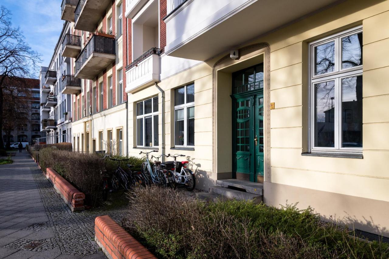 Sonnig & Helle Wohnung Alexanderplatz In 15Min Zu Erreichen, Herthastrasse Sehr Schoen Und Gross Fuer Gruppen Geeignet Berlin Dış mekan fotoğraf